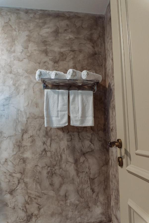 Casta Diva Boutique Hotel Korce Esterno foto
